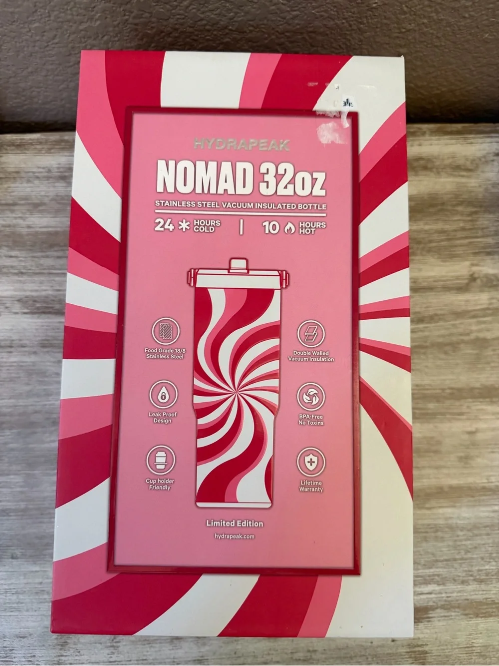 NWT Hydrapeak NOMAD 32oz. Stainless Steel water bottle